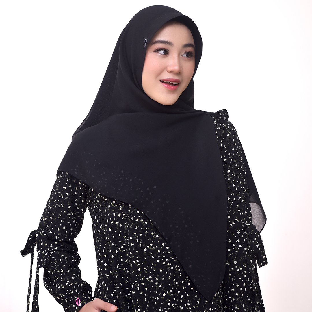 Kerudung Segi Empat Instan Zanan Neta